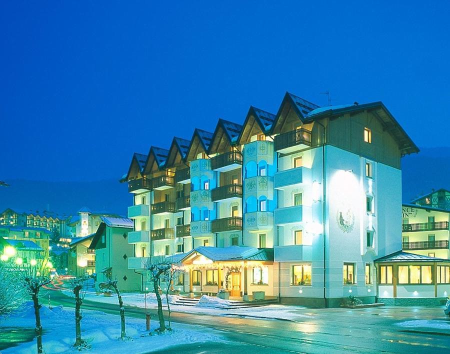 Hotel Rosa Alpina Andalo Exterior photo